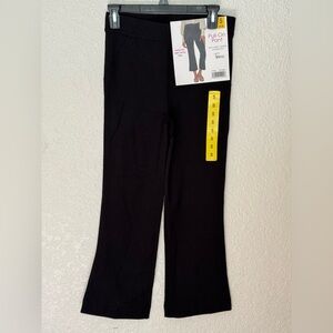 Felina Women's Tummy Control Pull-On Kick Crop Pants in black, size Small NWT